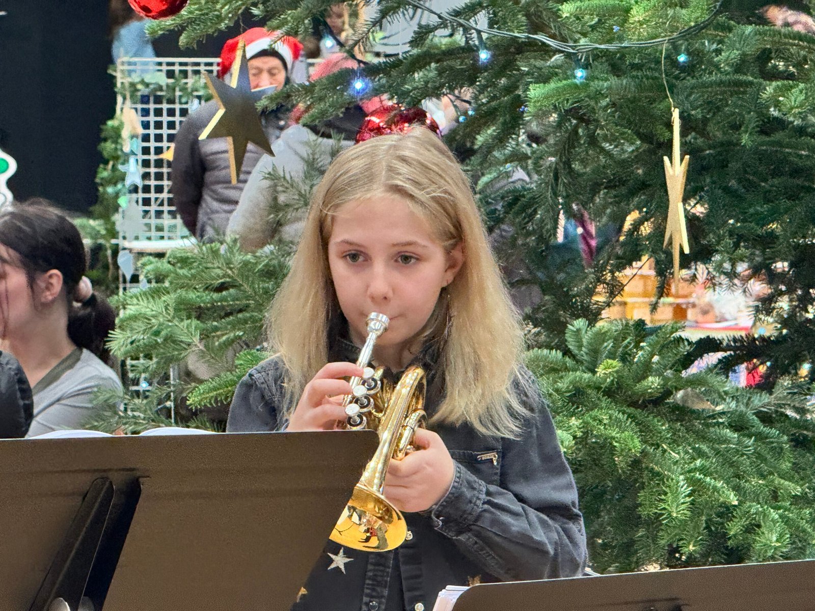 Les cuivres de Noël — les musiciens en place