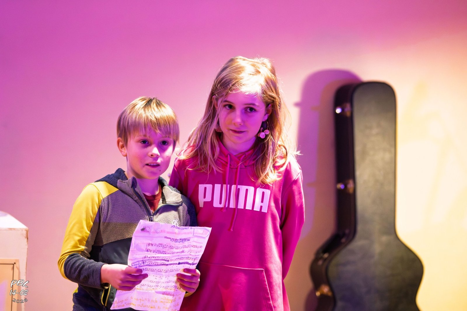 Les jeunes spectateurs participant au spectacle